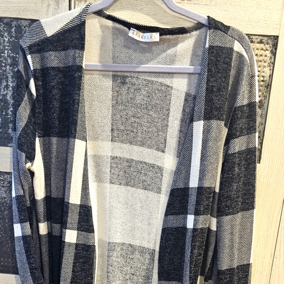 Blakely Buffalo Hacce Cardi w/thumholes - Picture 2 of 8